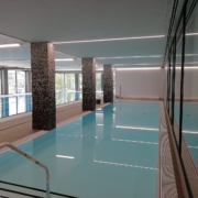 vista de techo tensado con acabado antibacterias y antimoho en Usurbil.