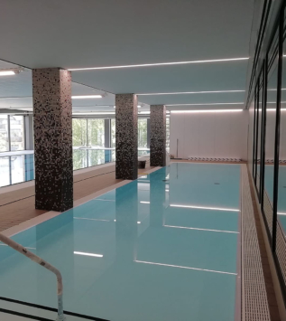 vista de techo tensado con acabado antibacterias y antimoho en Usurbil.