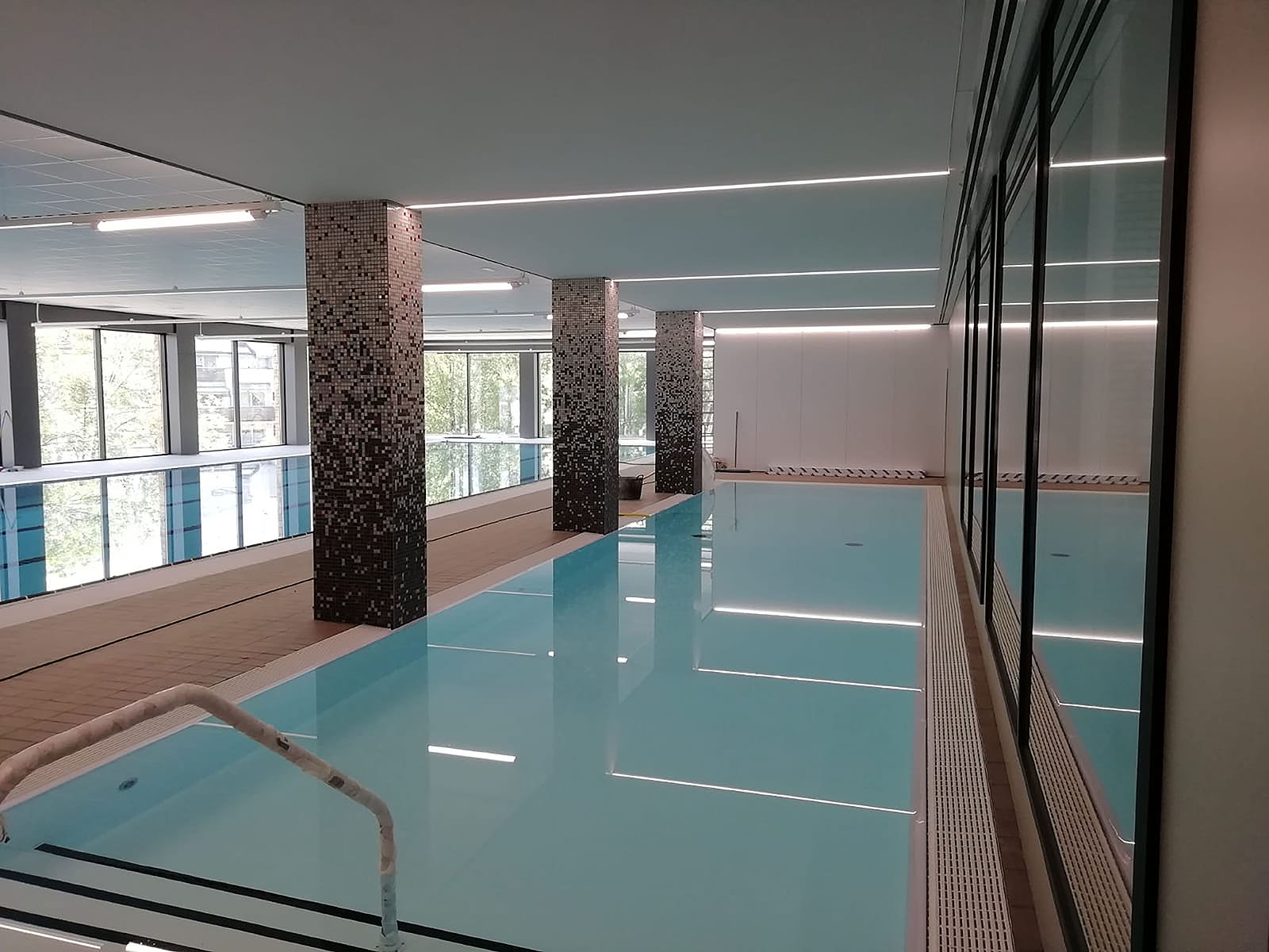 vista de techo tensado con acabado antibacterias y antimoho en Usurbil.