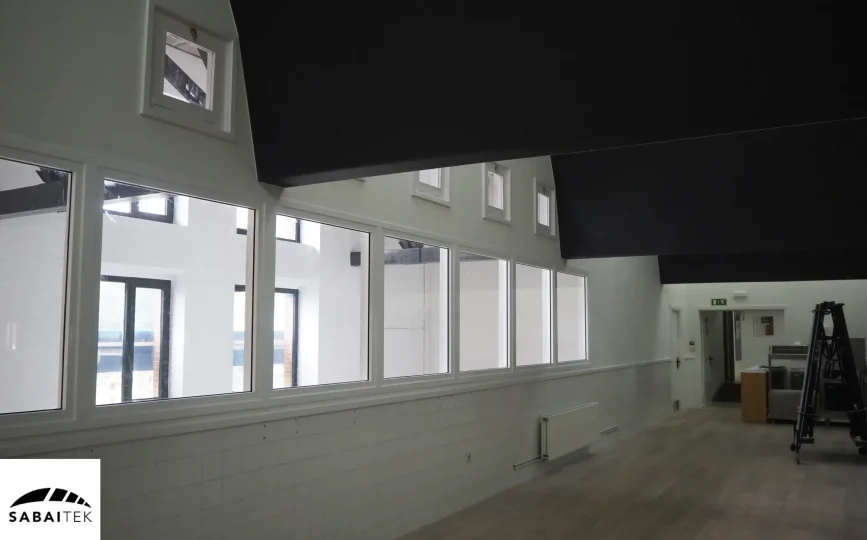 2024-ird_Sabaitek-59-copia-scaled-thegem-gallery-sidebar solución ideal que ayuda en la acústica del espacio