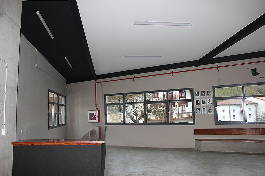 techos tensados en el interior del Frontón de Ziortza-Bolibar