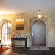 Vistas de los techos fonoabsorbentes del Hotel Saiaz en Getaria