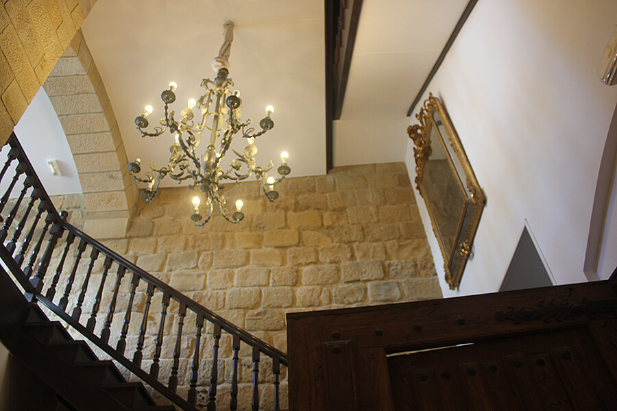 Detalle de los acabados en los techos tensados Clipso