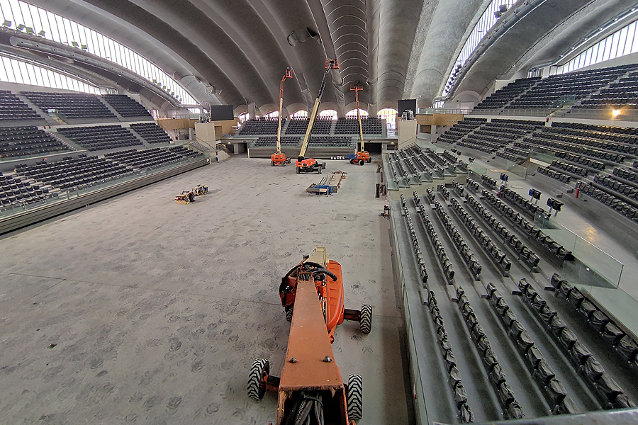 Instalación de techos tensados en el Palacio de Deportes de Oviedo