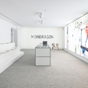 sala principal con techo fonoabsorbente