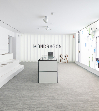 sala principal con techo fonoabsorbente