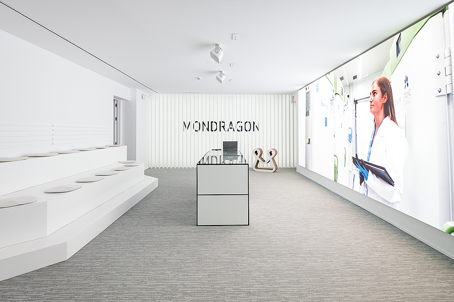 sala principal con techo fonoabsorbente