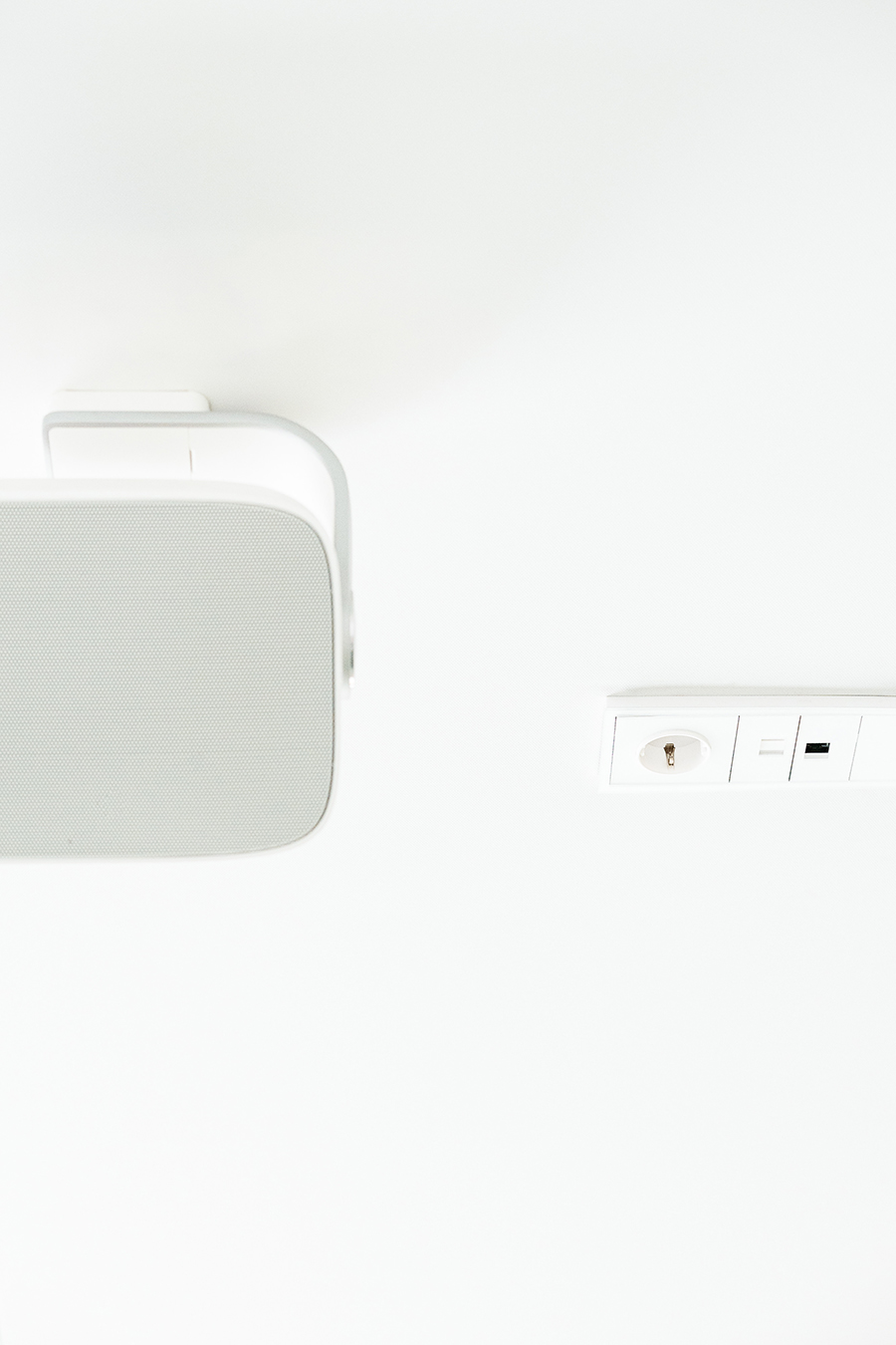 detalles de la instalación de techo fonoabsorbente