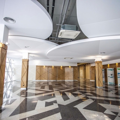 Unidades circulares suspendidas y de pared en tejido tensado